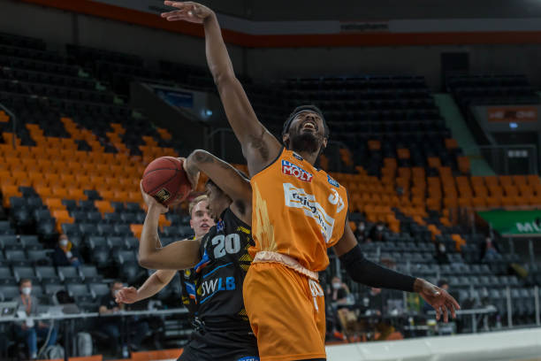 英镑劫案告 英镑劫案告